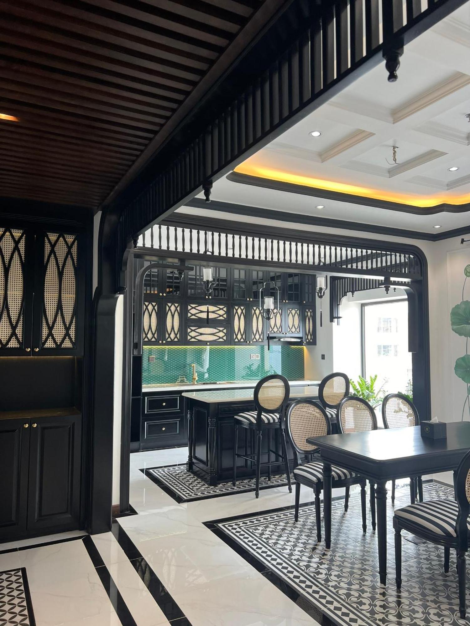 Mercy Emerald Hotel